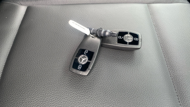 Mercedes-Benz Sprinter 315Cdi L2 Diesel Rwd 3.5t H2 Pro Van 9G-Tronic